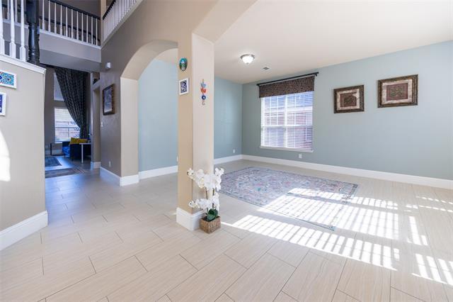 Building Photo - 9216 Sterling Gate Dr