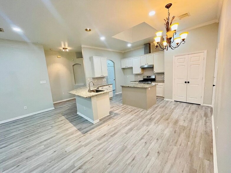 Building Photo - 5628 Rickshaw Ln