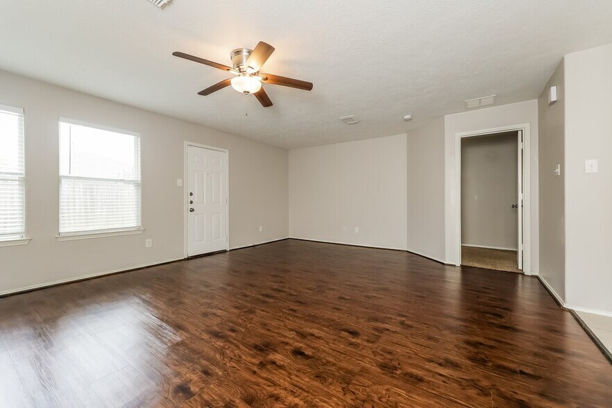 Building Photo - 4931 Winding View Ln