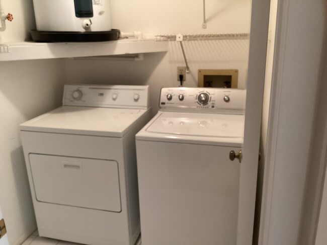 Laundry Room - 2593 Countryside Blvd