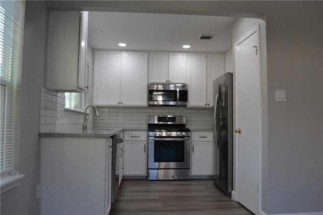 Building Photo - 5909 Jacob Glen