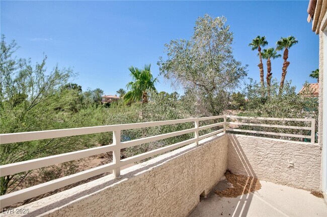 Building Photo - 8949 Diamond Falls Dr