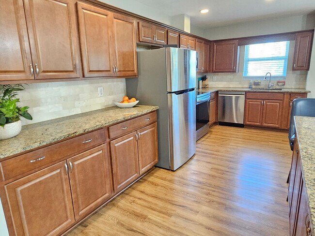 Building Photo - Annual Unfurnished 2 Bedroom 2 Bathroom Single Family Home in South Venice!