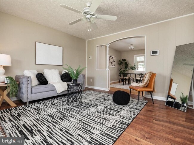 Building Photo - 3308 Wallford Dr
