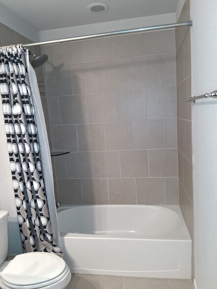 Building Photo - 6307 Southern Cross Dr