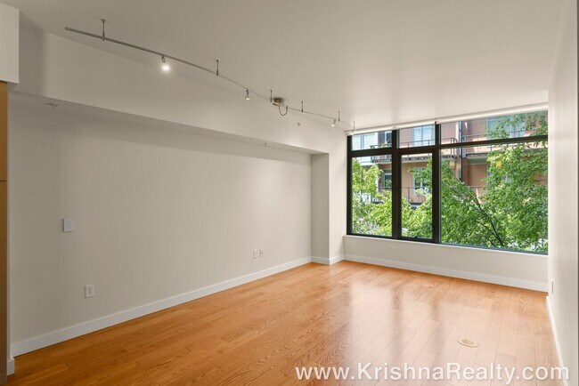 Building Photo - Luxury Downtown Living In The John Ross Building | 1 Bedroom | 1 Bathroom Condo | PDX's SW Water ...