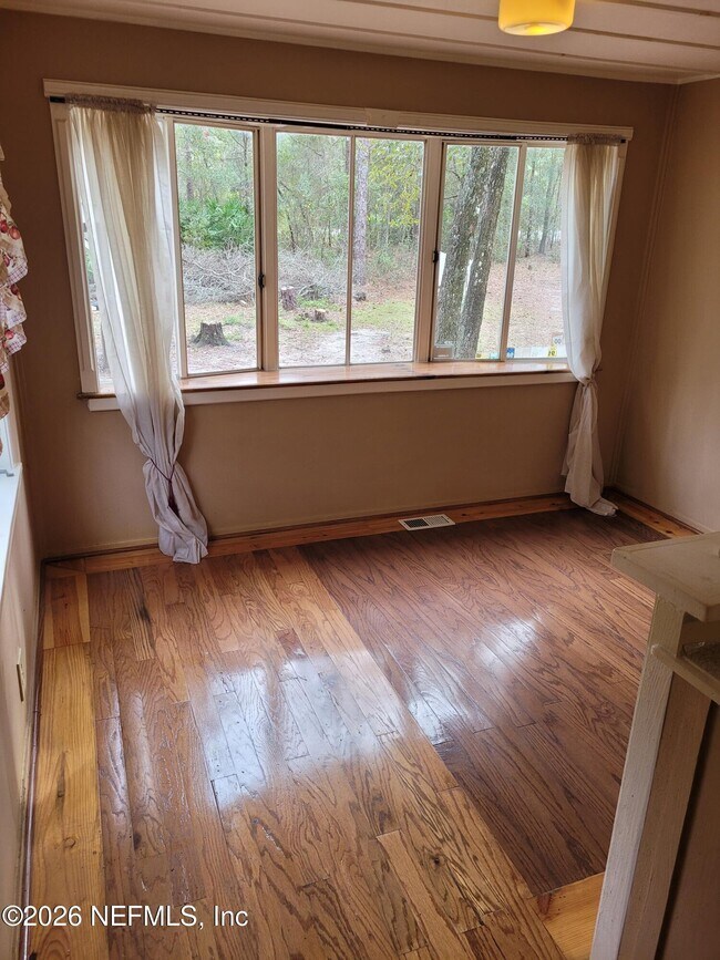 Building Photo - 540 FL-26