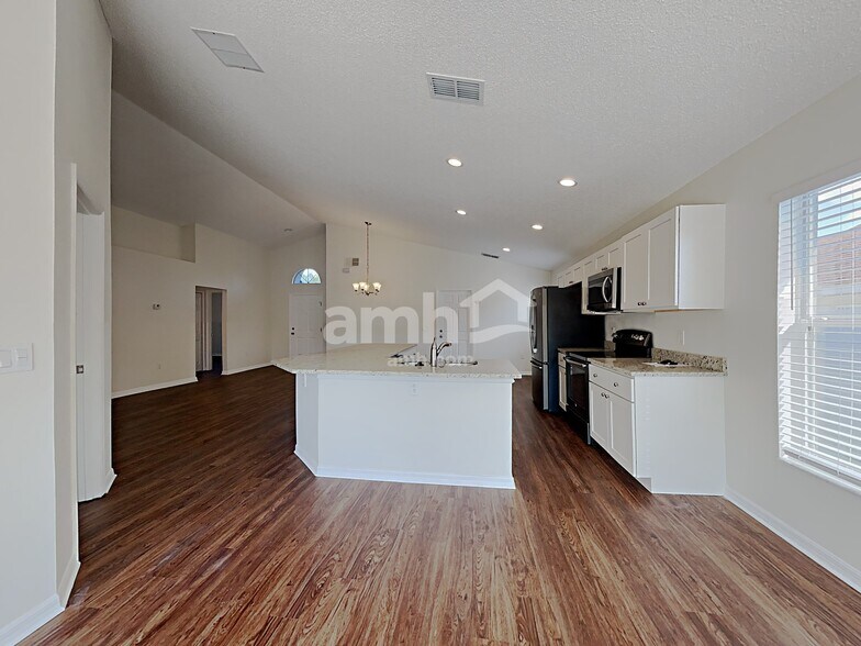 Building Photo - 311 Hartwell Ln
