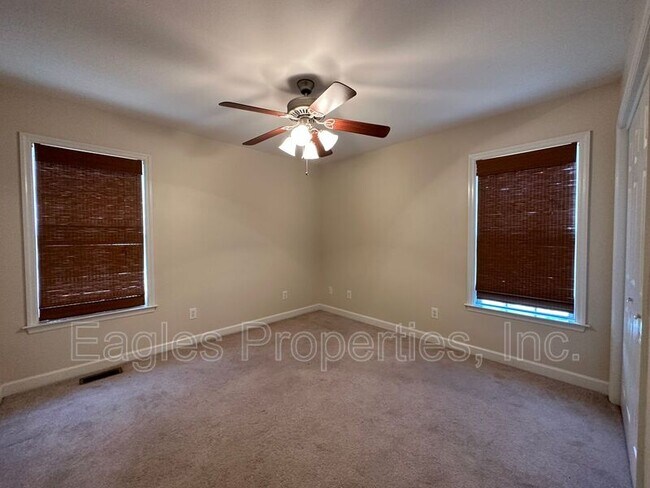 Building Photo - 110 Beatrice Dr