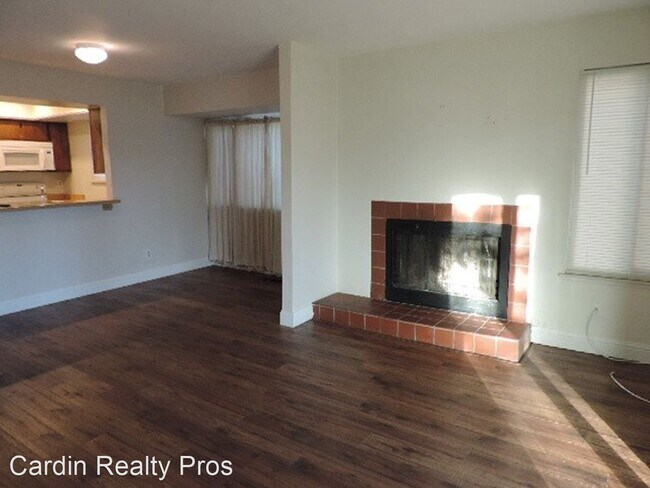 Building Photo - 1 br, 1 bath House - 2366 Roundhouse Rd