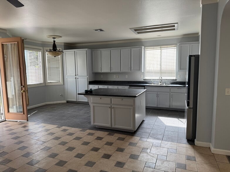 Building Photo - 1742 Henry Long Blvd