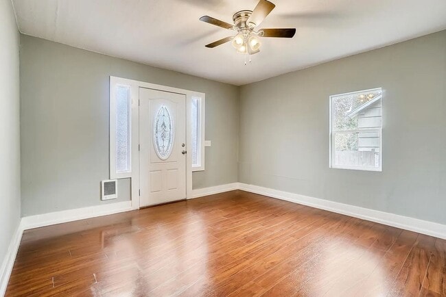 Building Photo - Updated 2BR Home in Marysville – Spacious Garage, Decks & RV Parking!