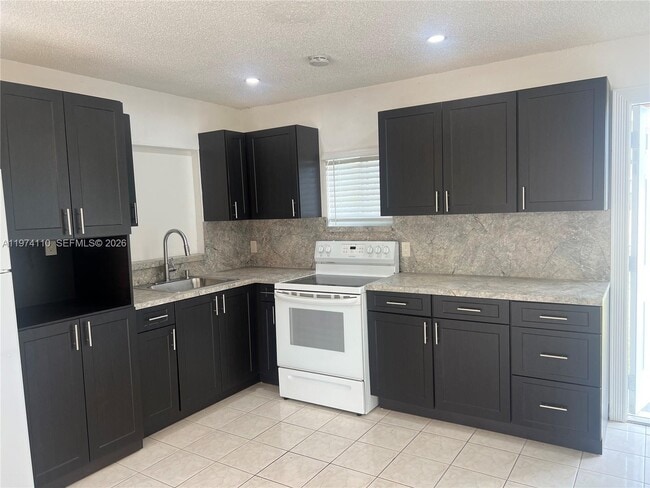 Building Photo - 21321 SW 99th Ct