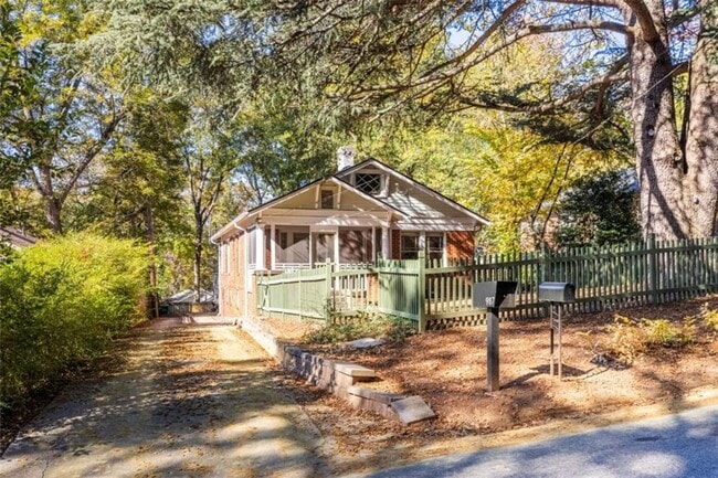 Building Photo - 987 Alloway Pl SE