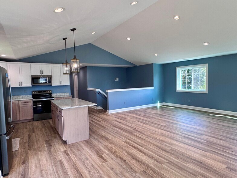 Building Photo - 21 Charles St