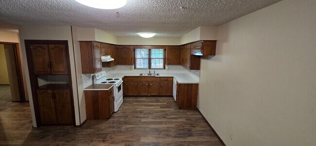 Building Photo - 1117 E Rosebrier St