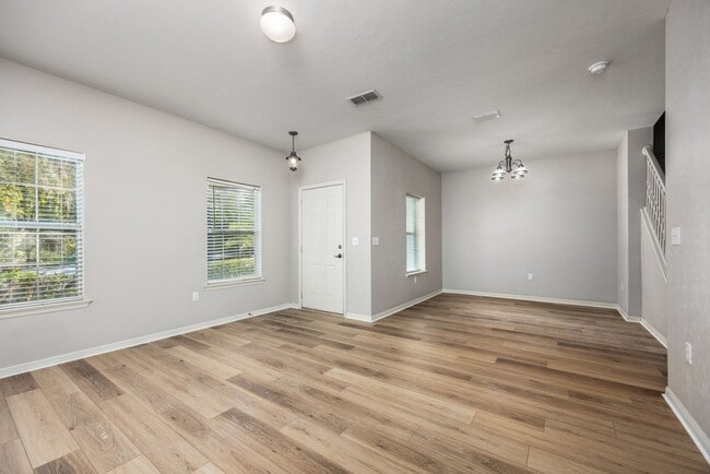 Building Photo - 2/2.5 Townhome in Sorrento