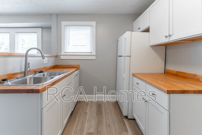 Building Photo - 1425 N Olney St