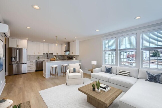 Building Photo - 0 bedroom in Chicago IL 60640