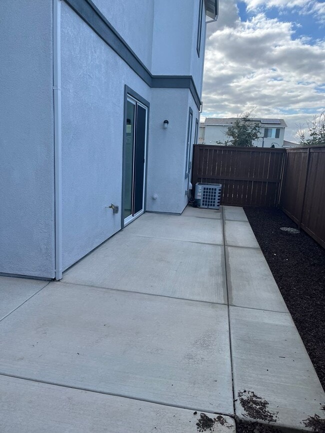 Building Photo - Brand New 2-Story Home in Spring Lake Area...