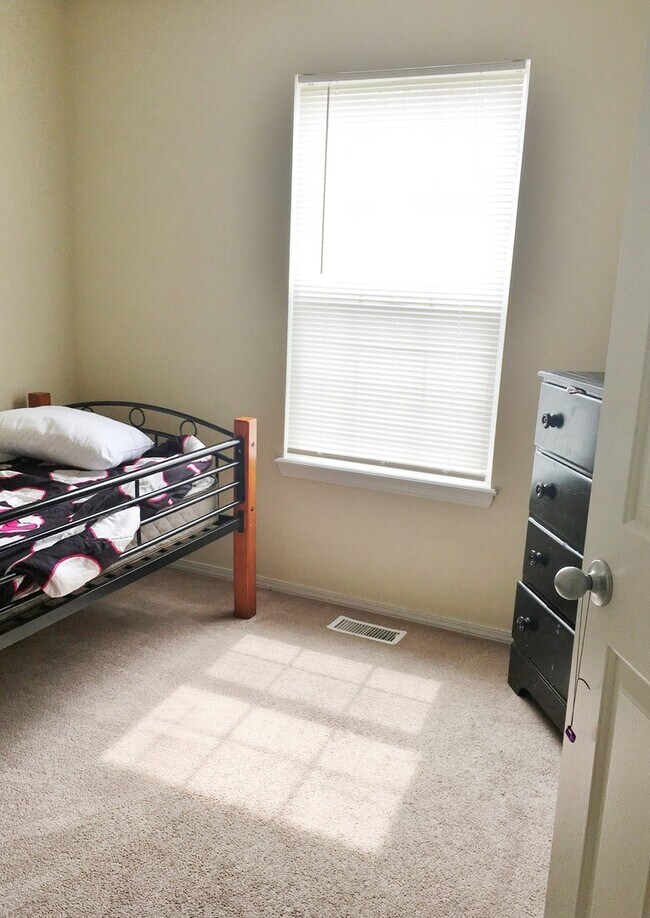 Building Photo - Adorable 3 bd 2 ba home in Vallievue Heigh...