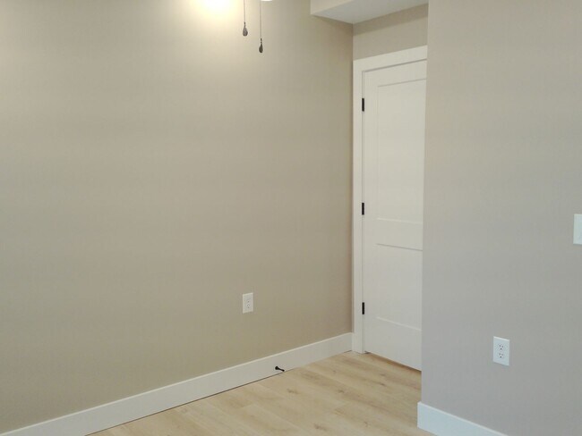 Building Photo - 1108 Coats St