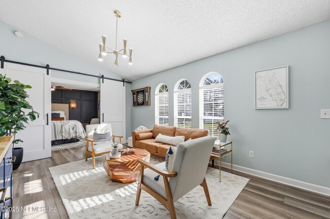 Building Photo - 2143 Lady Di Ln