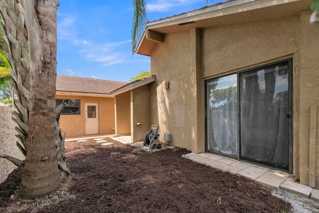 Building Photo - 23265 Boca Club Colony Cir