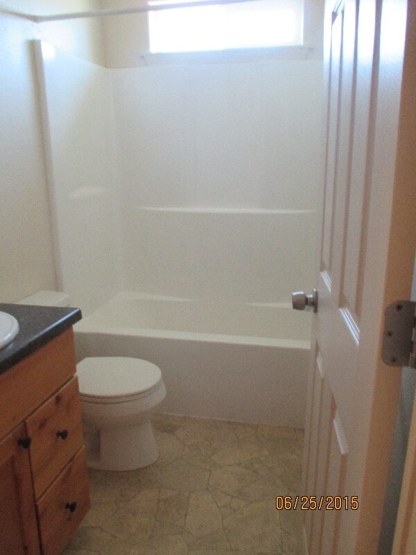 Building Photo - 1105 1st St W