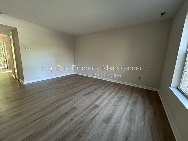 Building Photo - 16134 Clarence Ct