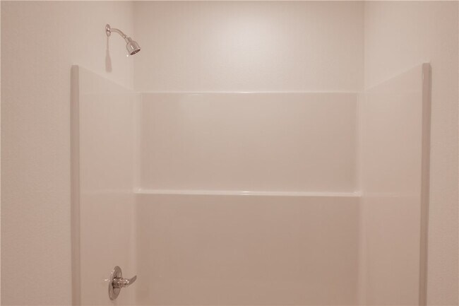 Building Photo - 5689 Fox Blf Dr