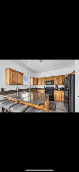 Building Photo - 1277 W Las Hurdes Dr