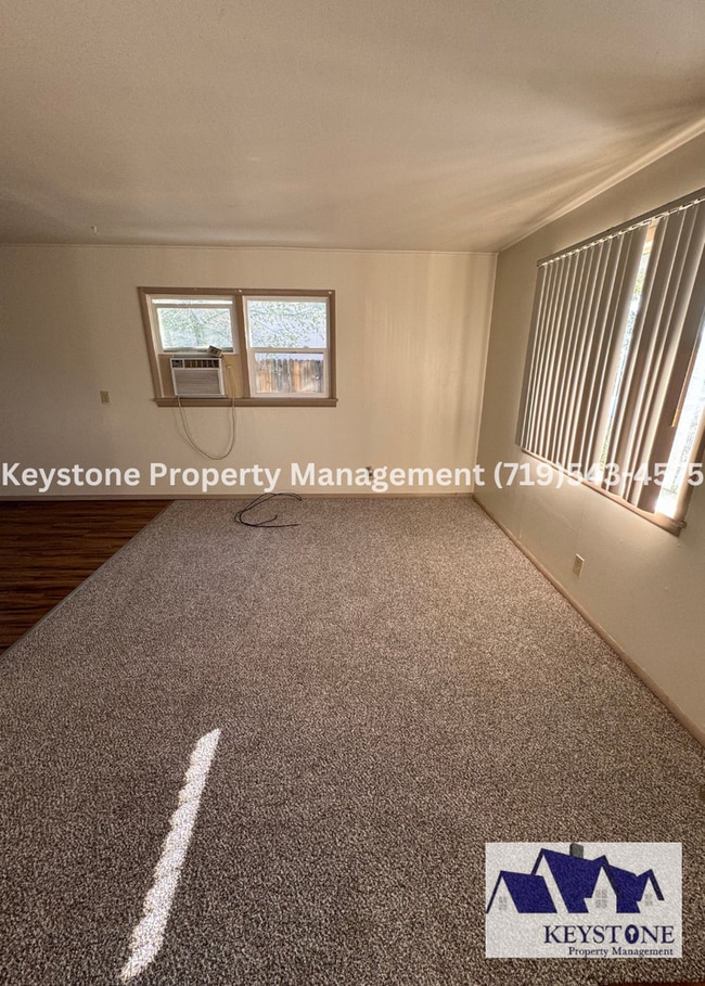 Building Photo - Charming 2-Bedroom Ranch-Style Home with Attached Garage $1280/$1280