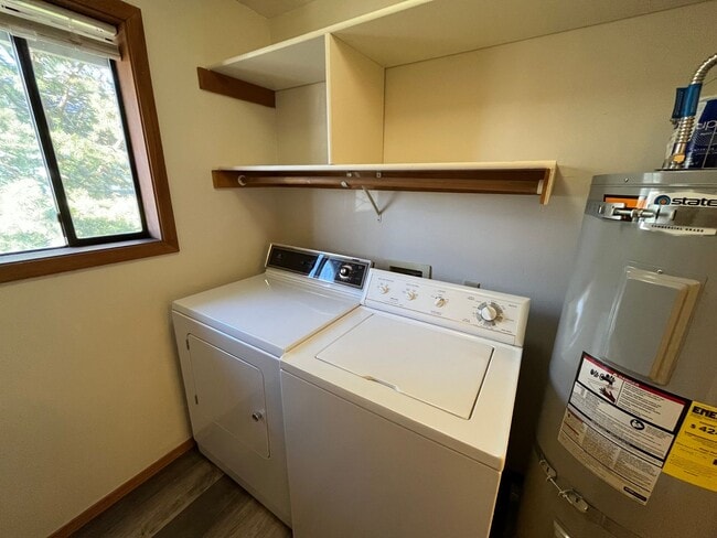 Building Photo - River Run Condos - 1 Bed/1 Bath Near Mille...