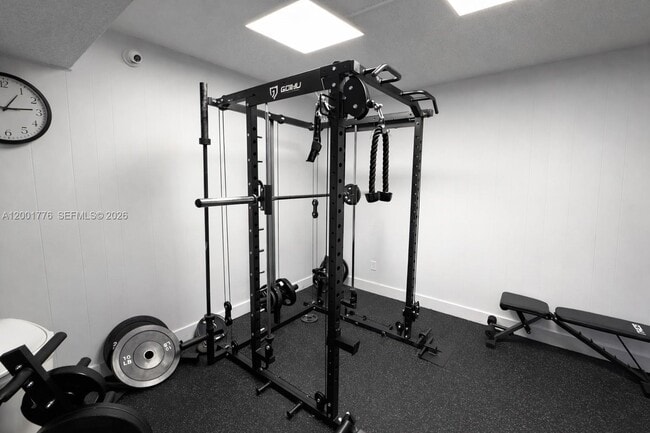 Building Photo - 16565 NE 26th Ave