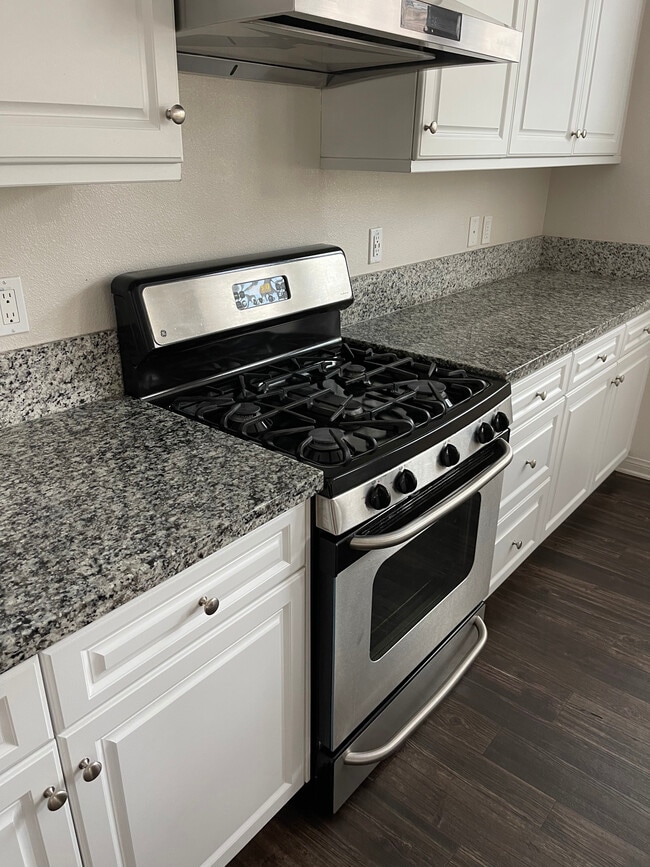 Building Photo - 14111 W Birch Ln