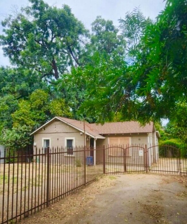 Building Photo - 3249 B St