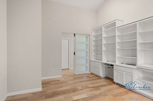 Building Photo - Stunning 3-Bedroom Home with Breathtaking ...