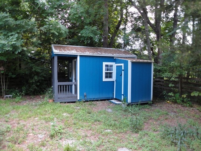 Building Photo - Owner lookin for a 7 month Lease only