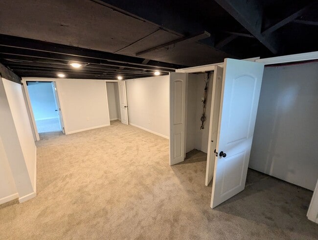 Building Photo - 6109 Evergreen Blvd
