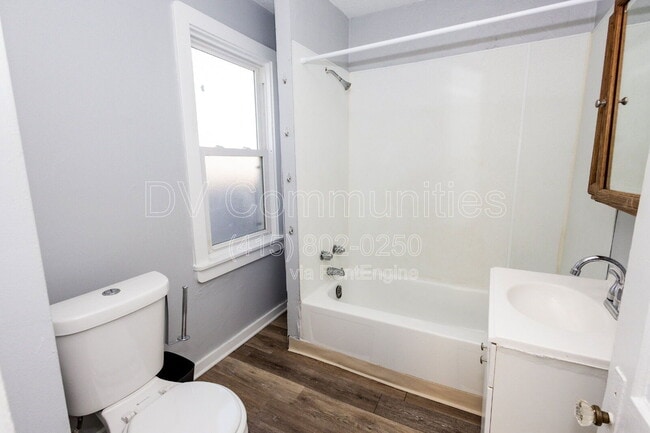 Building Photo - 3132 W 33rd St