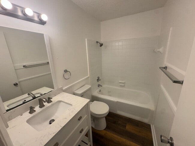 Building Photo - 8304 Woodview Dr N
