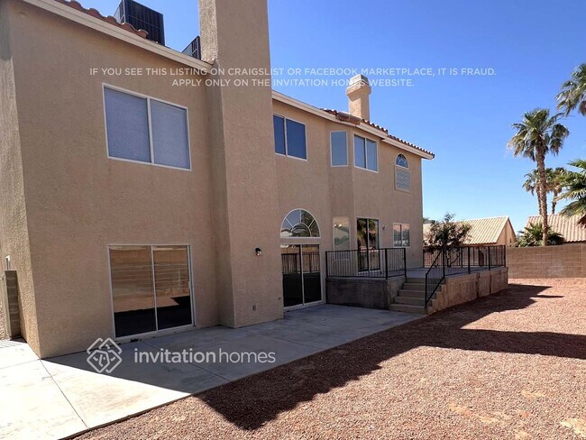 Building Photo - 280 Plaza Carmelina Ct
