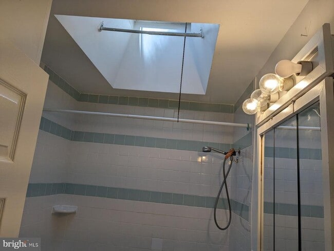 Building Photo - 7131 Louise St