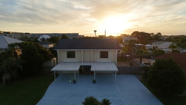 Building Photo - 723 Sailfish Dr