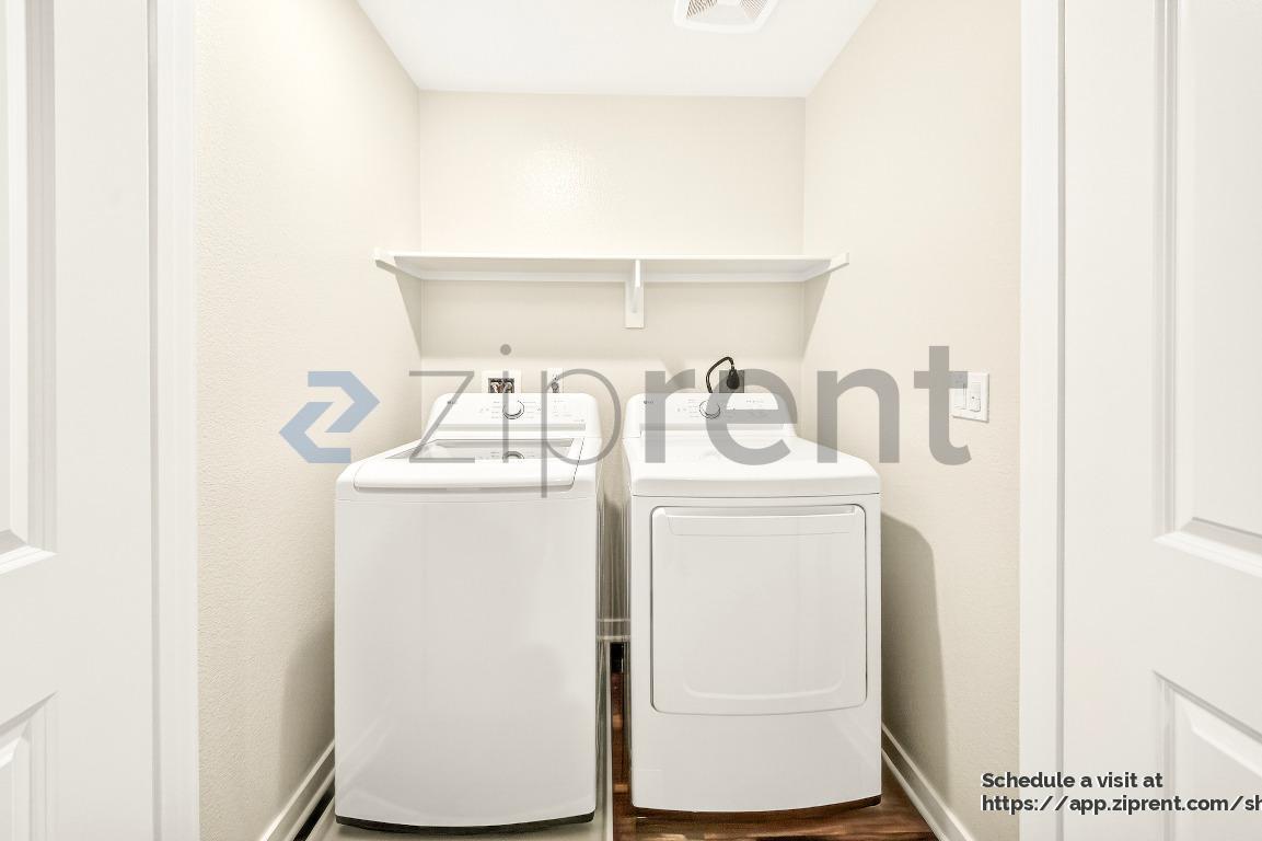 Building Photo - 9515 Hannah Wy