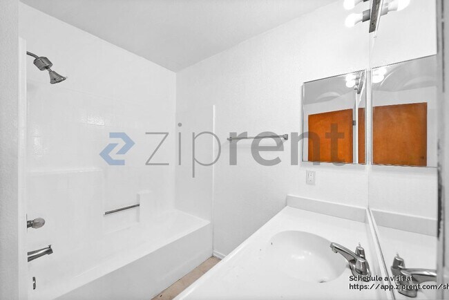 Building Photo - 1300 Mt Diablo St