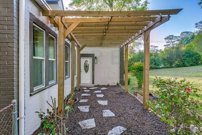 Building Photo - Beautiful Home in Melrose Heights