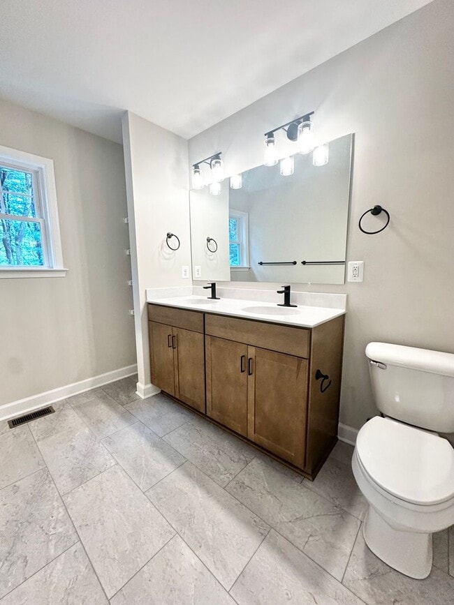 Building Photo - Brand New Townhouse for Rent in Congers Creek