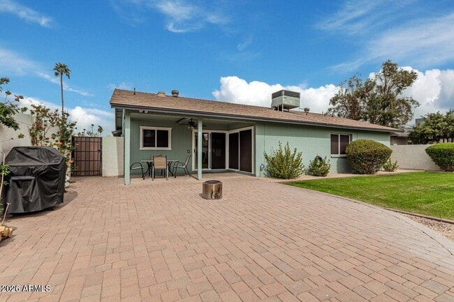 Building Photo - 2411 E Alameda Dr